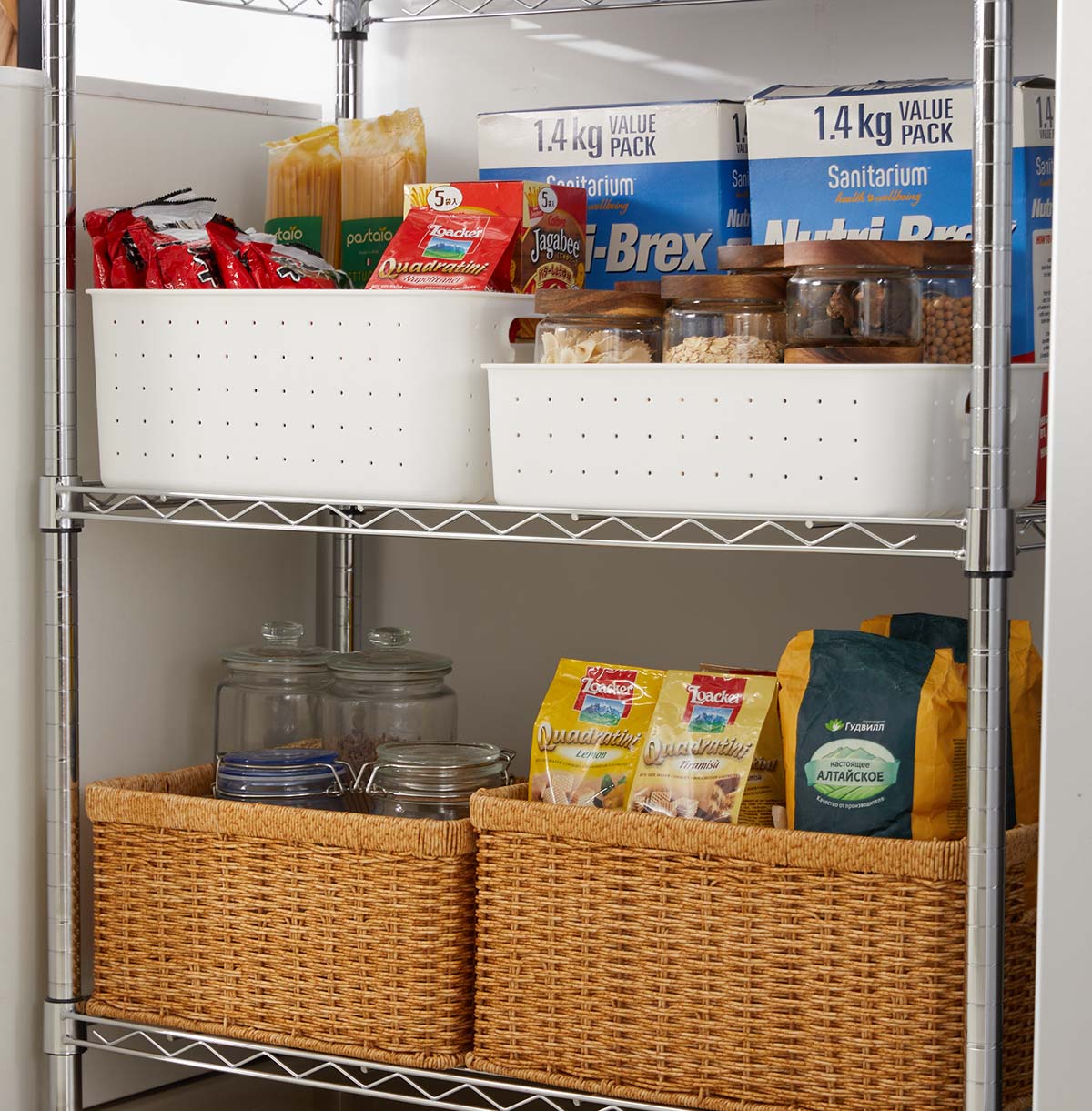 wire kitchen/pantry shelving unit maker